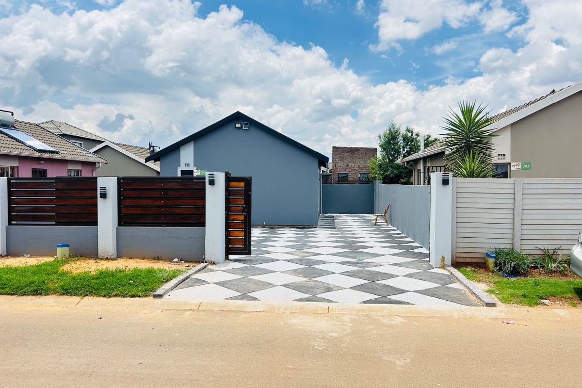 A NICE 2 BEDROOMS HOUSE FOR SALE SKY CITY  - Photo 2