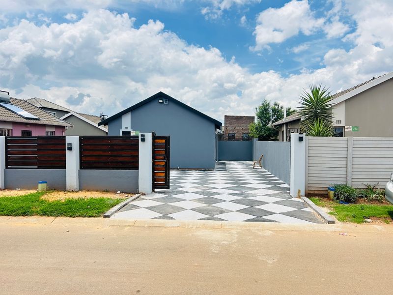 A NICE 2 BEDROOMS HOUSE FOR SALE SKY CITY  - Photo 2
