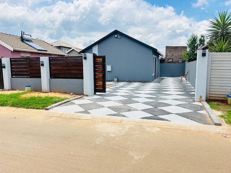 A NICE 2 BEDROOMS HOUSE FOR SALE SKY CITY  - Photo 3