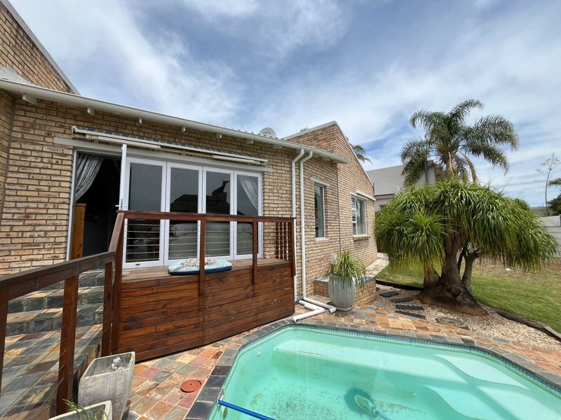 Modern family home in Vanes Estate! - Photo 2