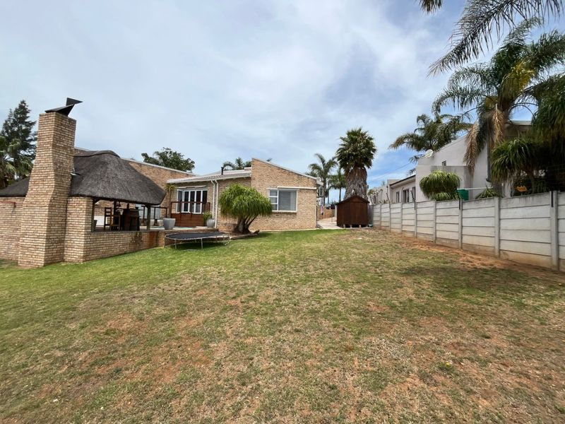 Modern family home in Vanes Estate! - Photo 7
