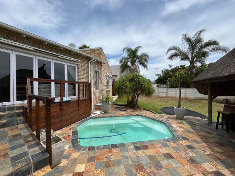 Modern family home in Vanes Estate! - Photo 3
