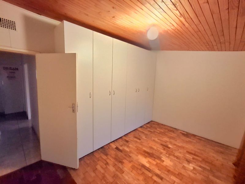 Spacious 3-Bedroom Home in Sasolburg – Close to Schools and Town Centre - Photo 8