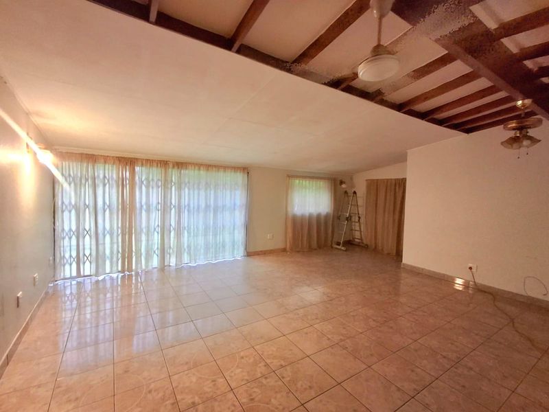 Spacious 3-Bedroom Home in Sasolburg – Close to Schools and Town Centre - Photo 4