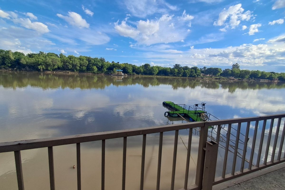 Charming Home at the Boating Club - Photo 3