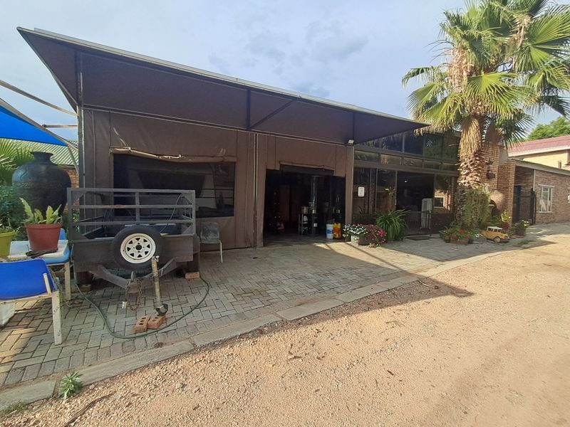 Charming Home at the Boating Club - Photo 5