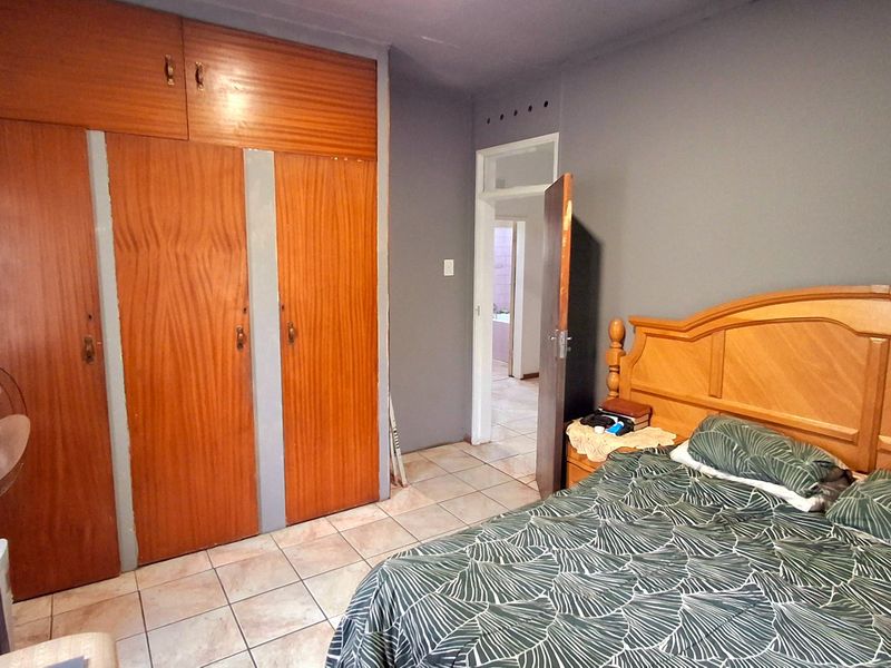 3 Bedroom home walking distance to Sasol one ,college, high and  primary schools with erf size 1044 - Photo 8