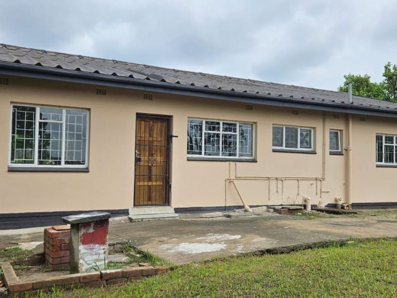 Warm and Inviting 3-Bedroom House - Photo 3