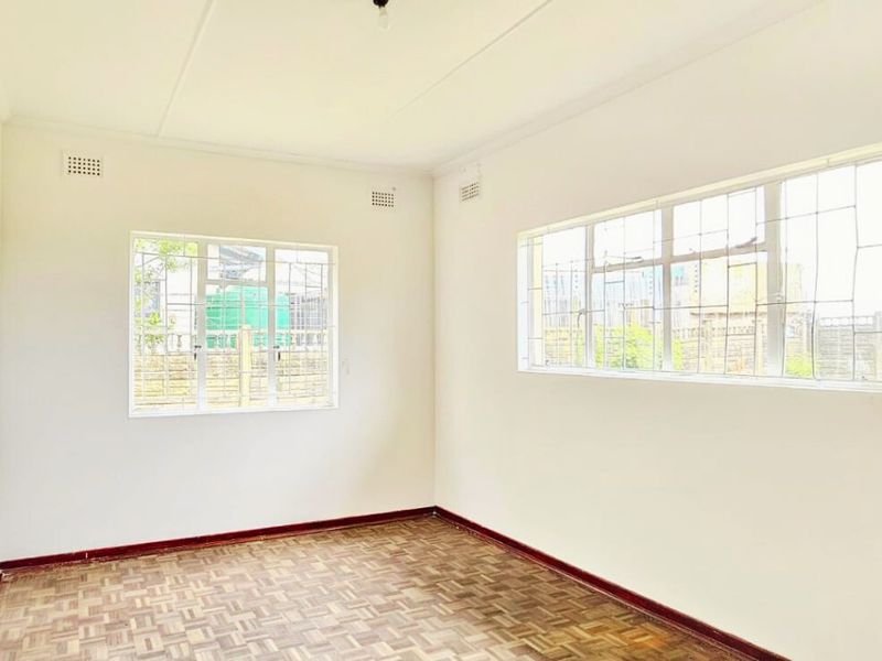 Warm and Inviting 3-Bedroom House - Photo 9