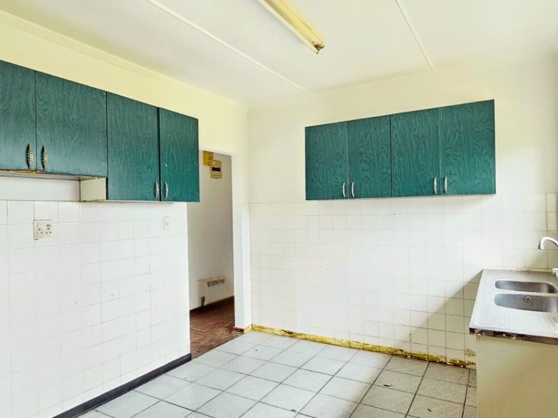 Warm and Inviting 3-Bedroom House - Photo 7