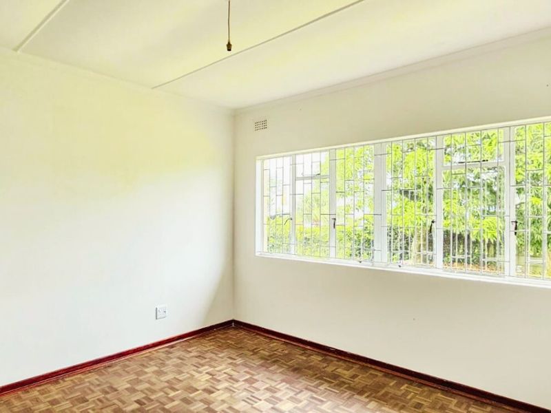 Warm and Inviting 3-Bedroom House - Photo 6