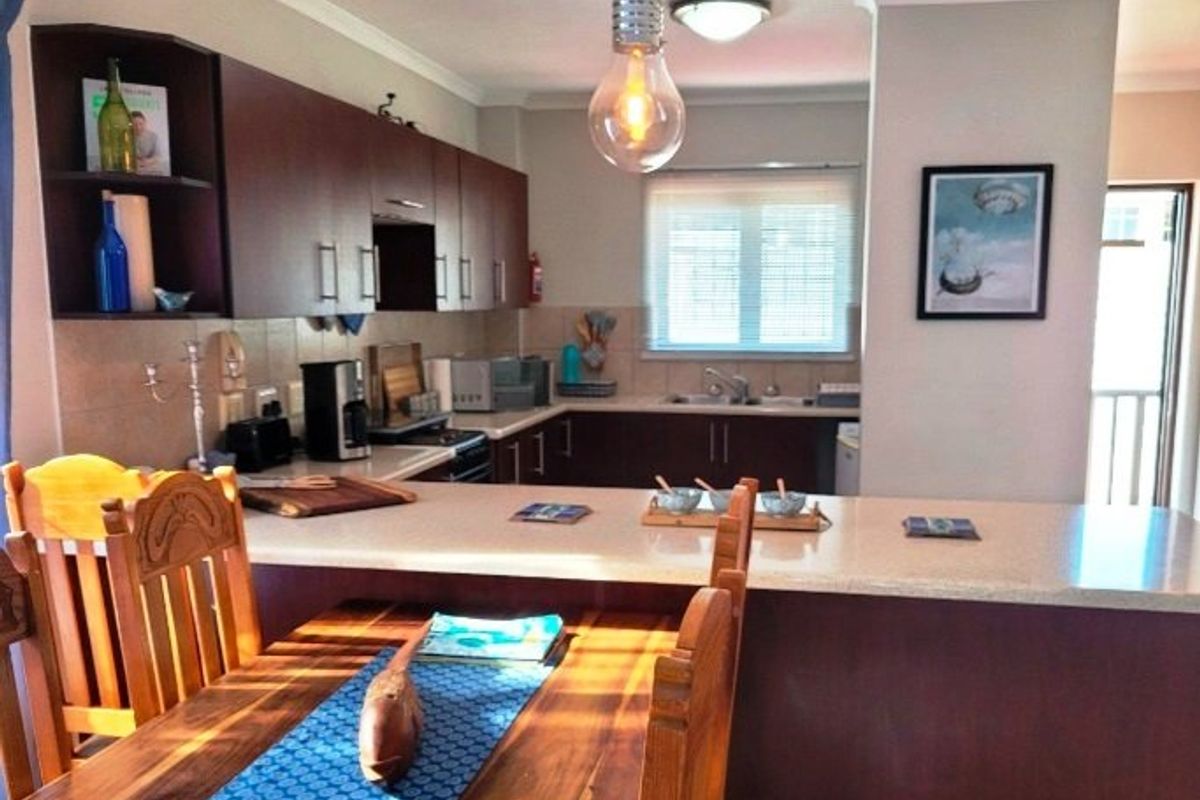 2 Bedroom Apartment for Rent in Knysna Central - Photo 5