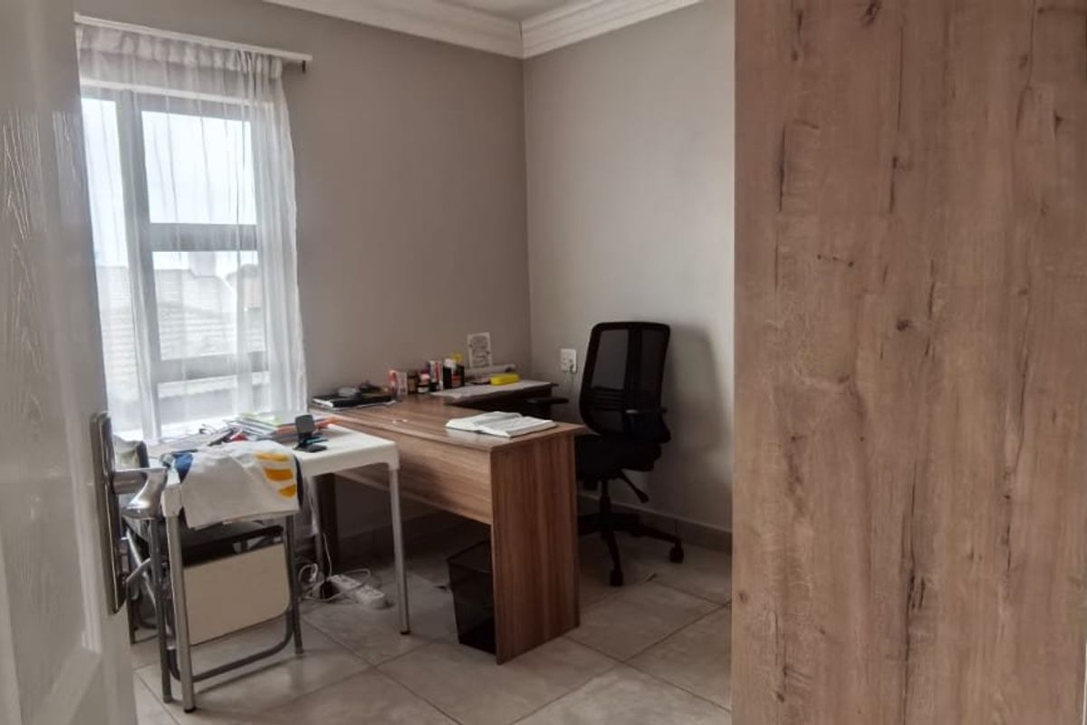 Modern, 4 Bedroom Double Story Family gome fir Sale at Arcata Estate - Photo 3