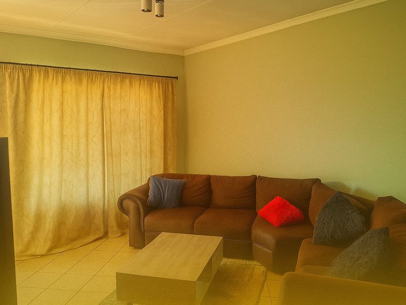 Modern Apartment with City Views, Ready to Move In! - Photo 7