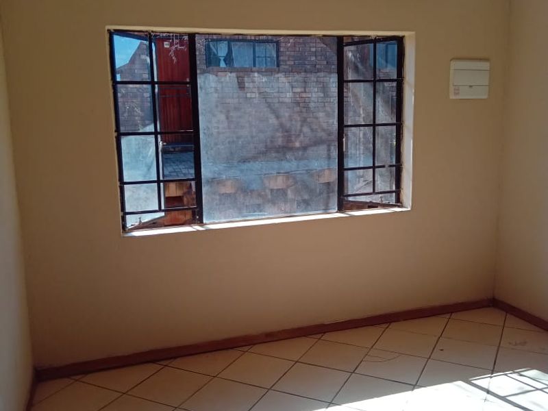 Modern Apartment with City Views, Ready to Move In! - Photo 9