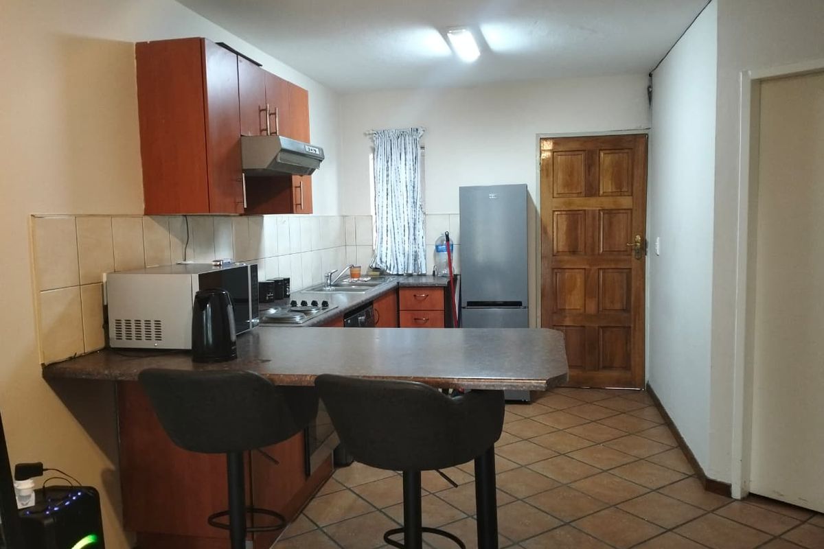 Modern 2 Bedroom and 1 Bathroom Apartment for Sale - Photo 2