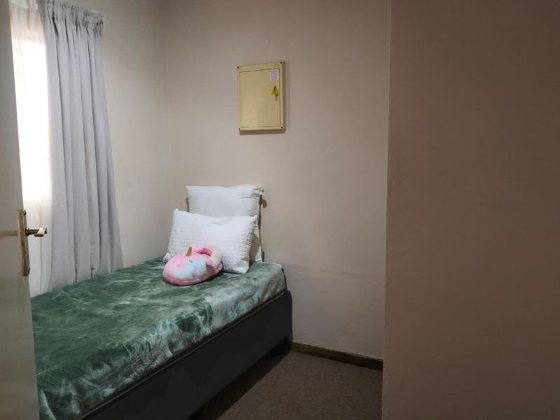 Modern 2 Bedroom and 1 Bathroom Apartment for Sale - Photo 5