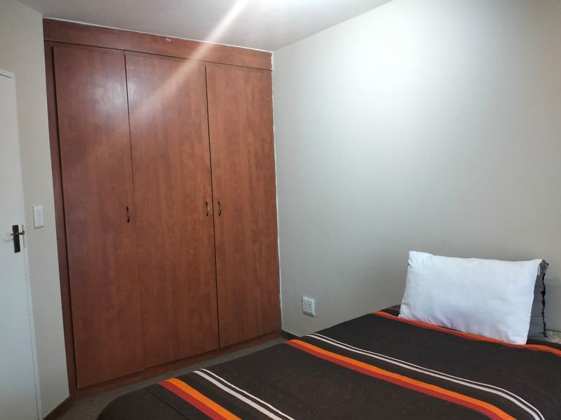 Modern 2 Bedroom and 1 Bathroom Apartment for Sale - Photo 7