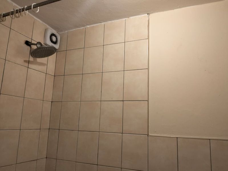 Modern 2 Bedroom and 1 Bathroom Apartment for Sale - Photo 7