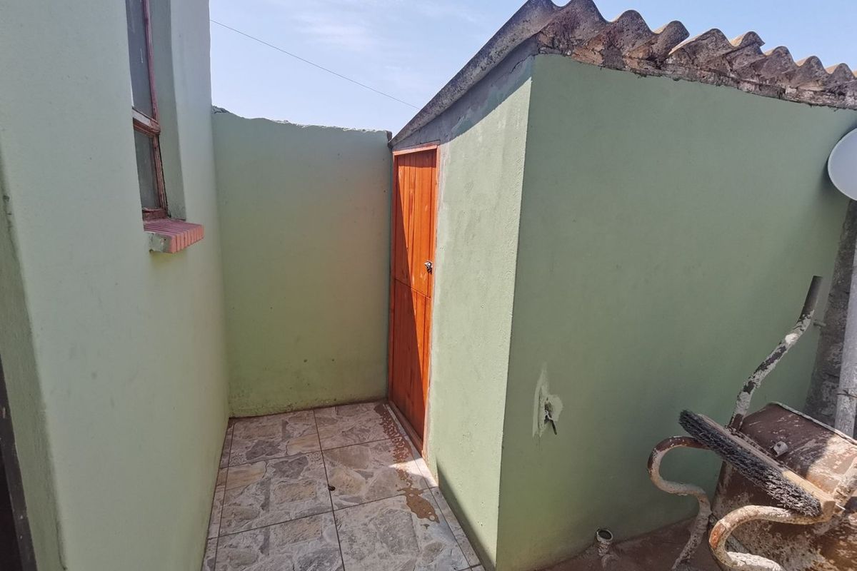 3 bedroom house with a flatlet  - Photo 4