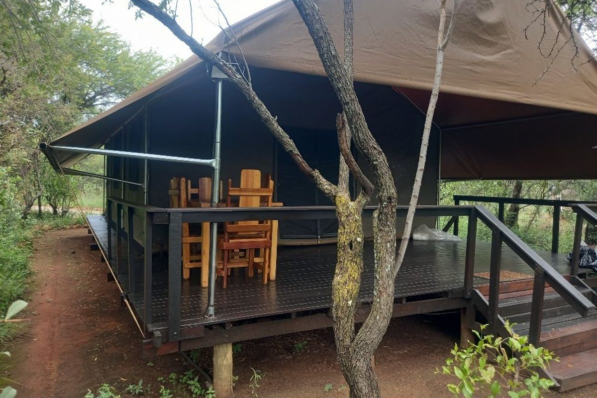 Established Bush lodge for sale in Dinokeng Big 5 reservation  - Photo 2