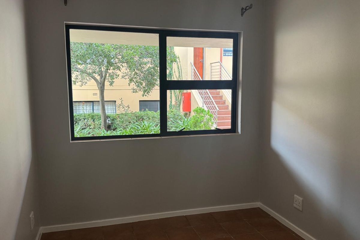 Modern 3 bedroom and 2 bathroom townhouse for sale in Bedfordview, secure now!! - Photo 5