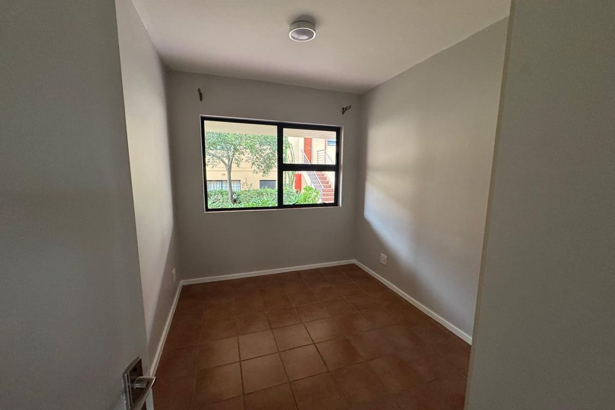 Modern 3 bedroom and 2 bathroom townhouse for sale in Bedfordview, secure now!! - Photo 3