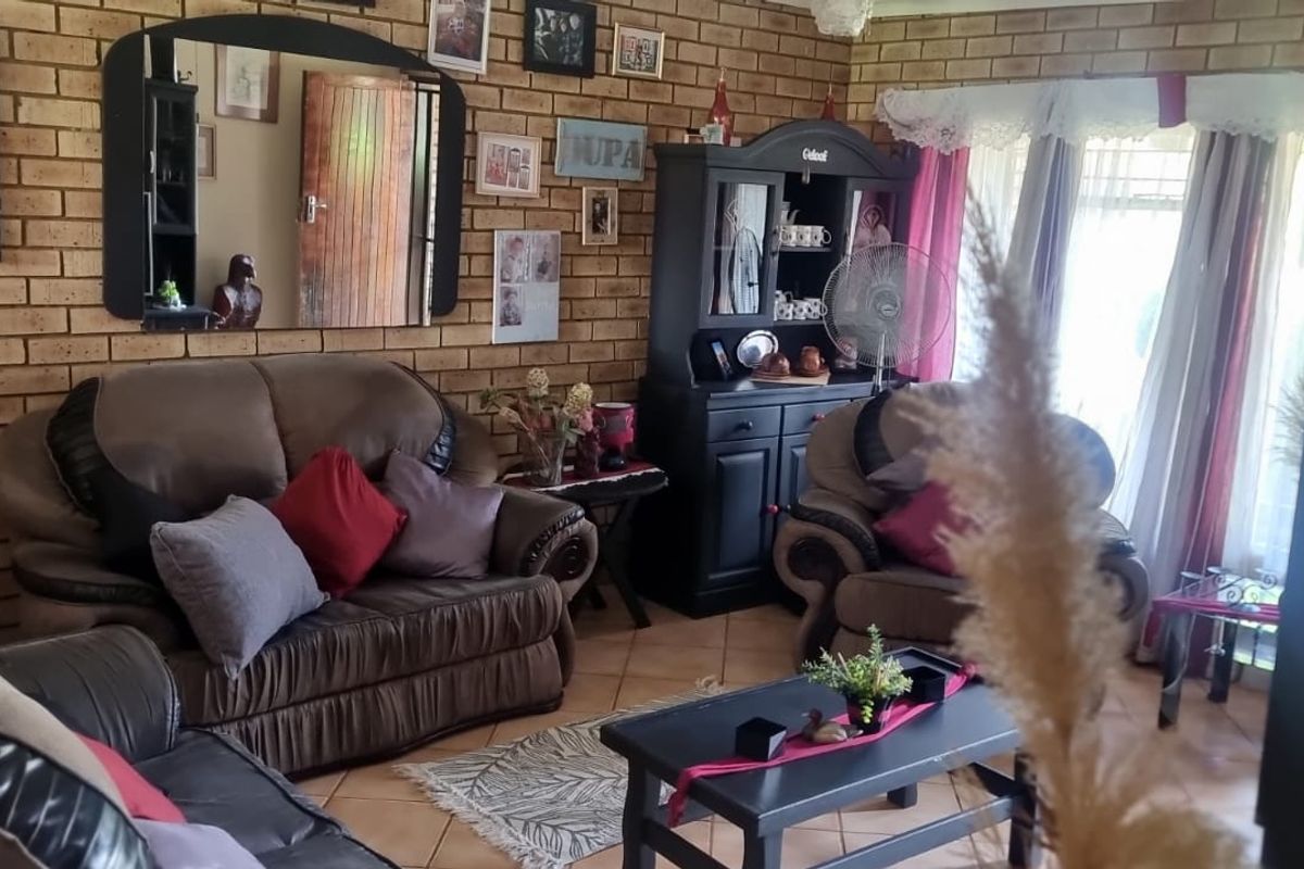 2-Bedroom Apartment for Rent in Brits Central - Photo 5