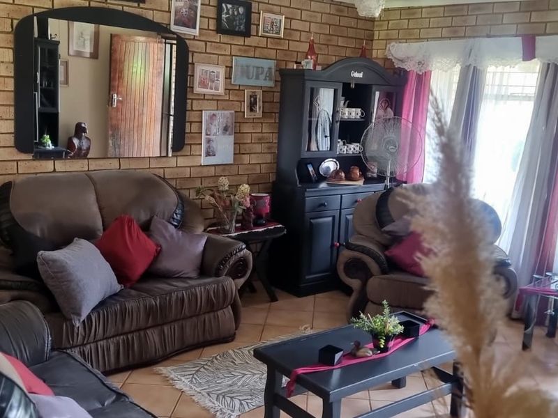 2-Bedroom Apartment for Rent in Brits Central - Photo 5