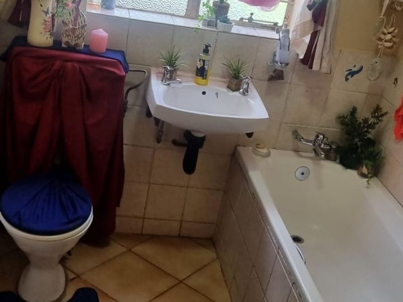 2-Bedroom Apartment for Rent in Brits Central - Photo 10