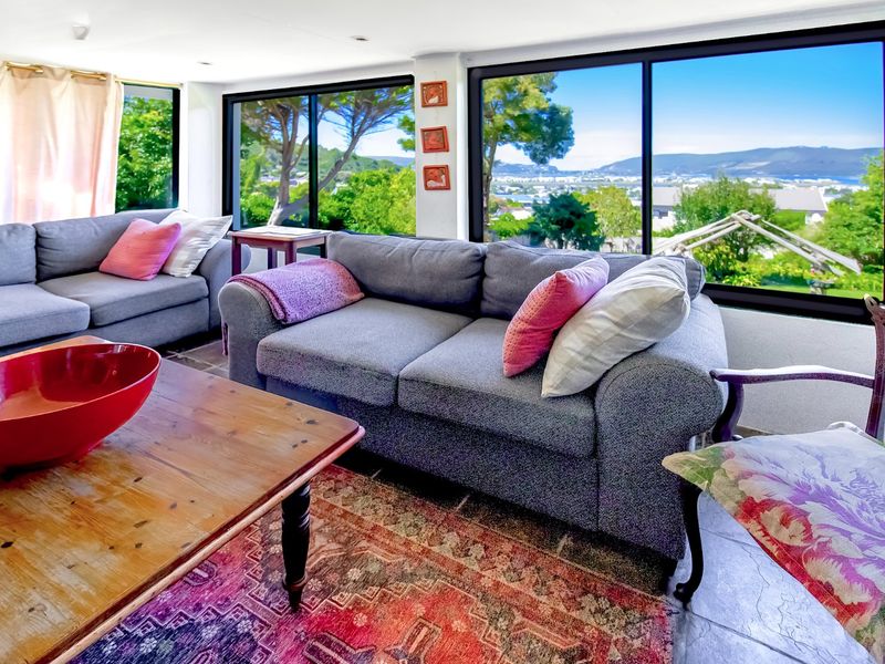 A Much-Loved Heritage Home With Beautiful Views - Photo 3