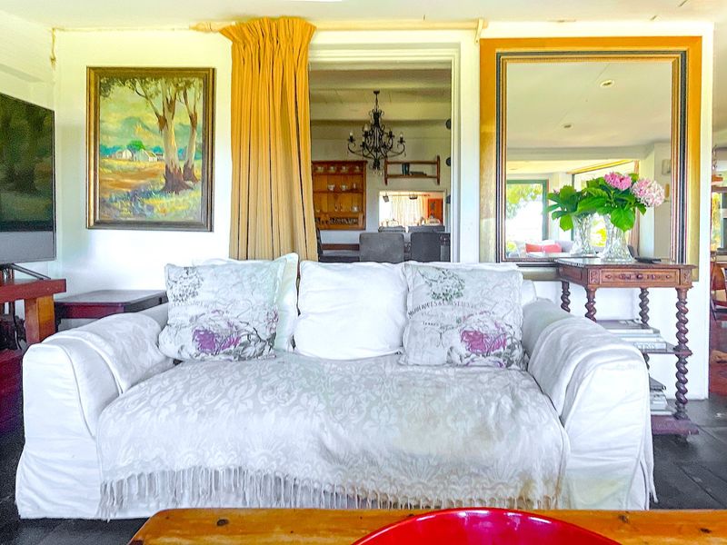 A Much-Loved Heritage Home With Beautiful Views - Photo 2