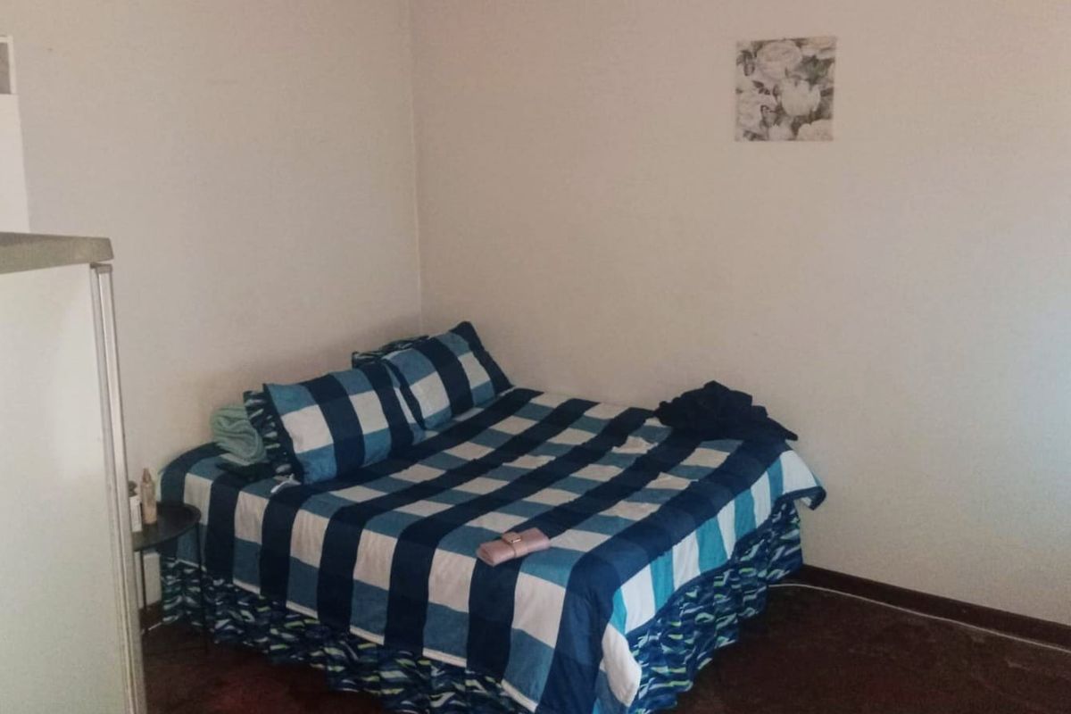 Spacious three bedroom house for sale. - Photo 2