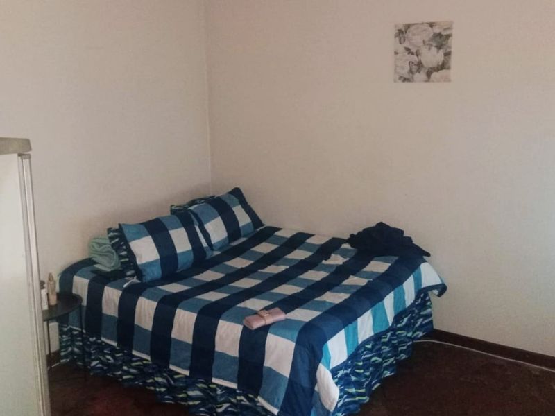 Spacious three bedroom house for sale. - Photo 2