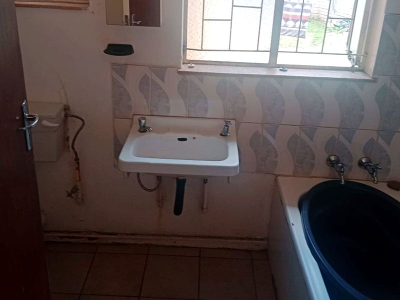 Spacious three bedroom house for sale. - Photo 7