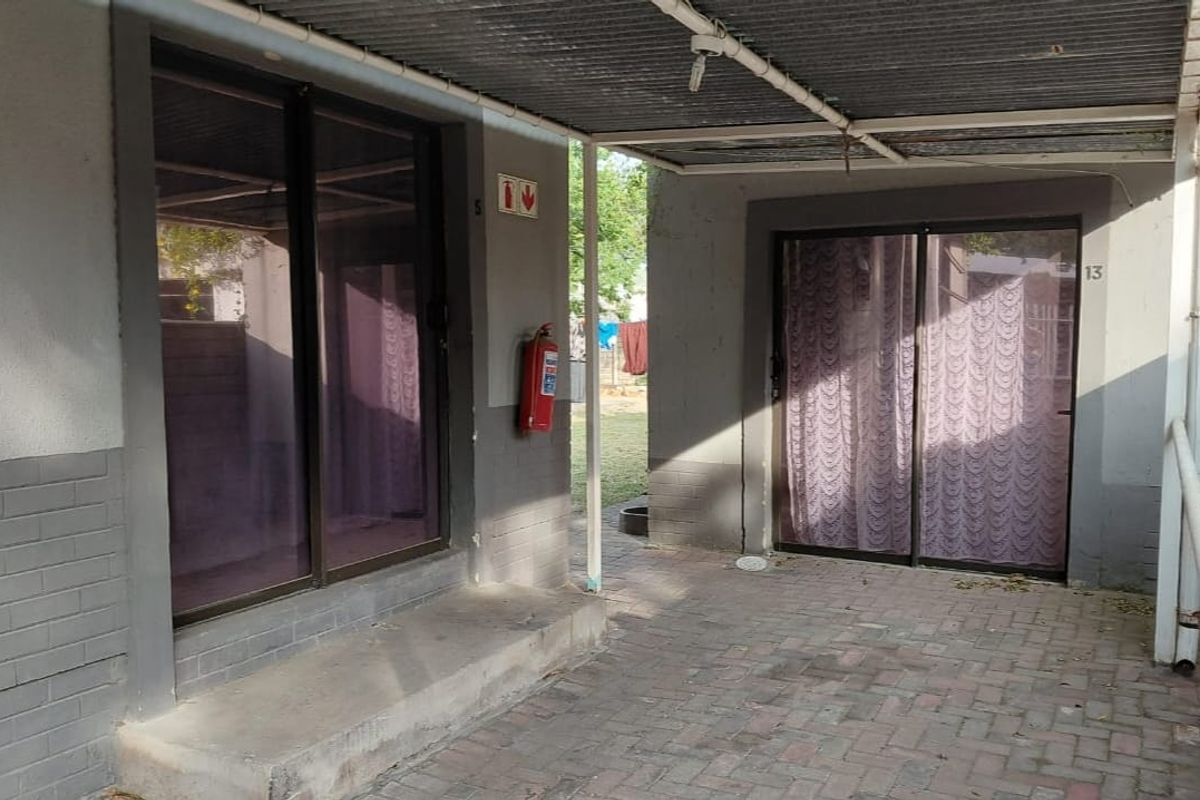 Stunning 13-Bedroom Communal Property in Sasolburg Ext 3 - Photo 4