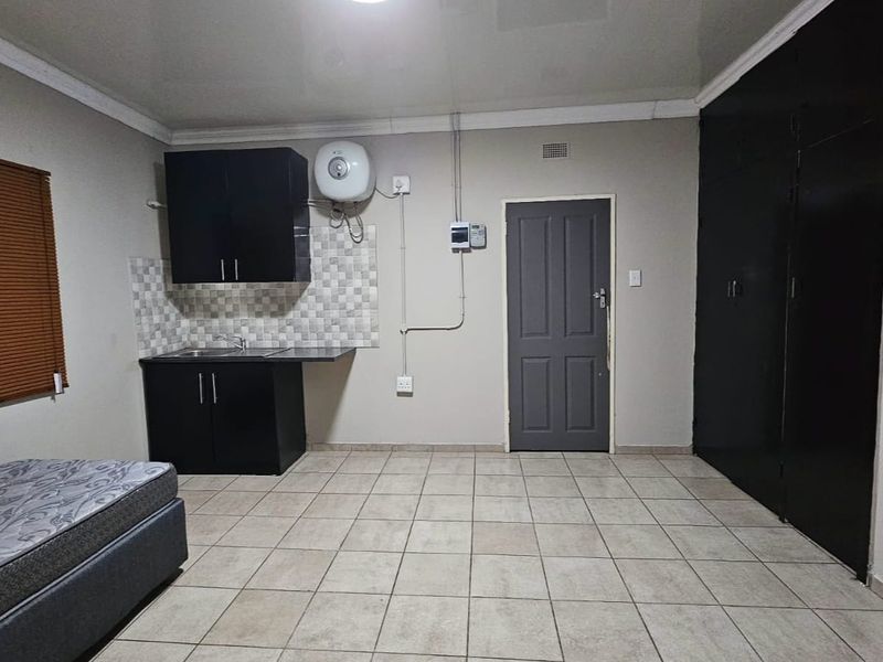 Stunning 13-Bedroom Communal Property in Sasolburg Ext 3 - Photo 3