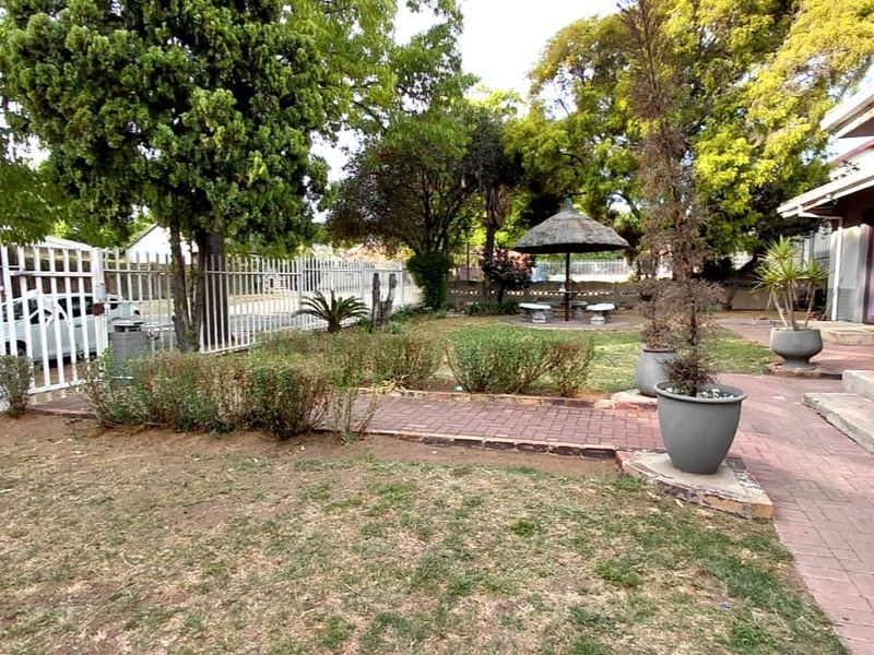 Stunning 13-Bedroom Communal Property in Sasolburg Ext 3 - Photo 2