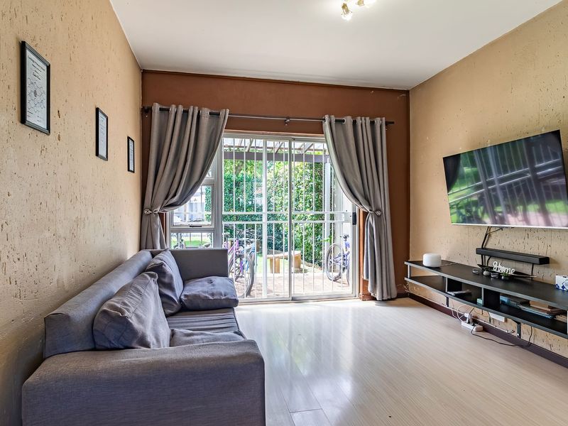 Move in ready duplex in sought after Aloe Place - Photo 10