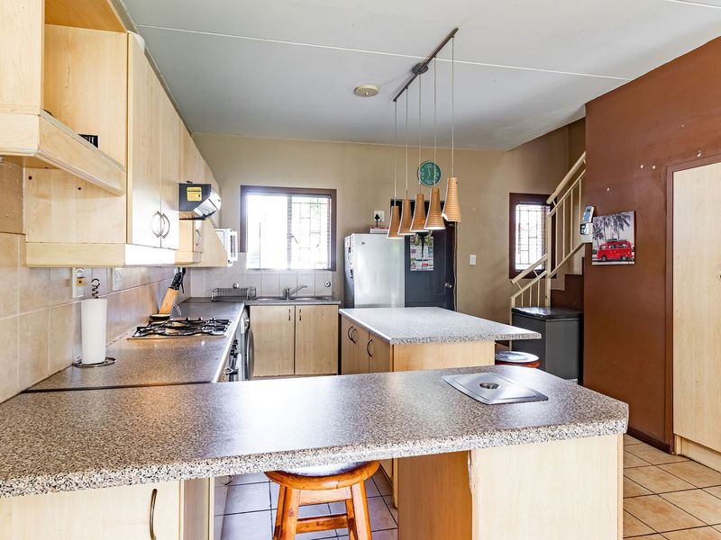 Move in ready duplex in sought after Aloe Place - Photo 6