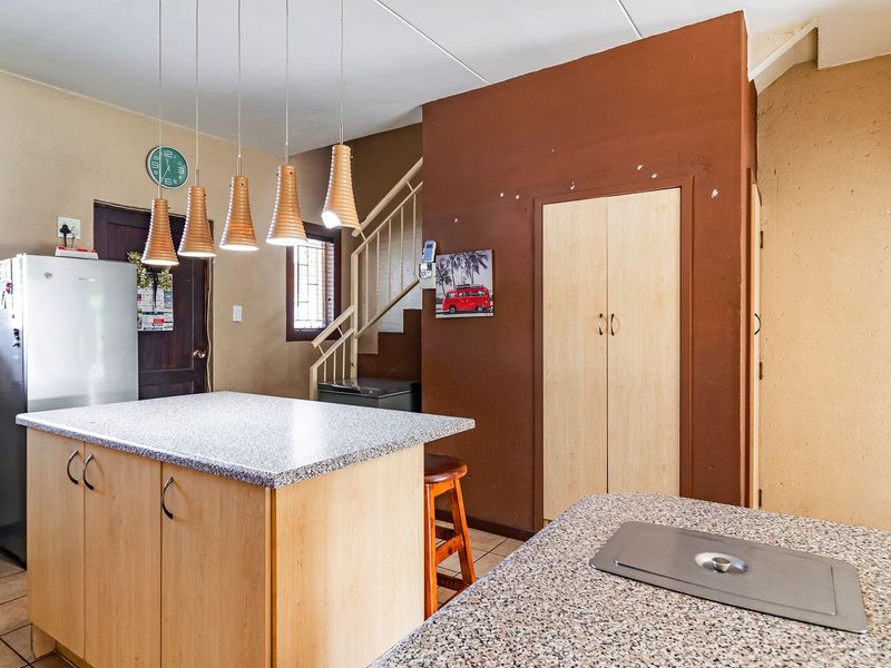 Move in ready duplex in sought after Aloe Place - Photo 7