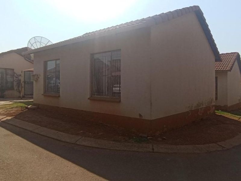 2-bedroom, 1-bathroom home for sale in Clayville.  - Photo 3