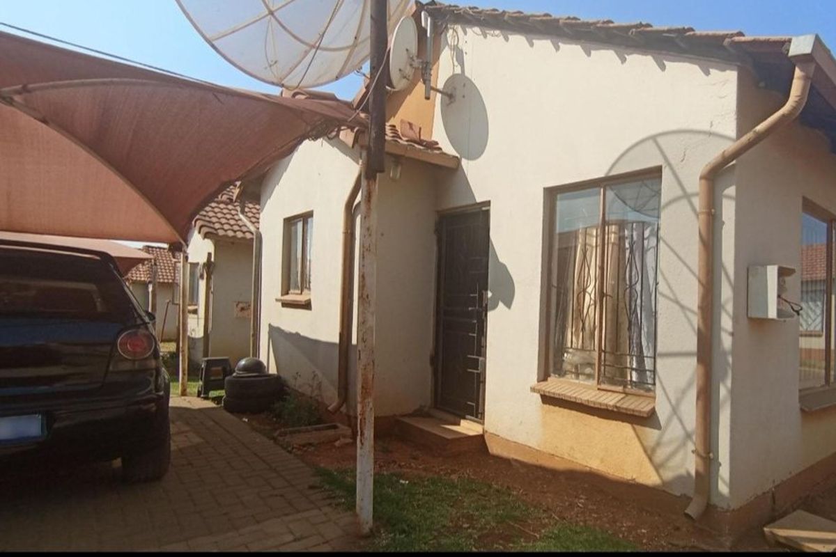 2-bedroom, 1-bathroom home for sale in Clayville.  - Photo 4