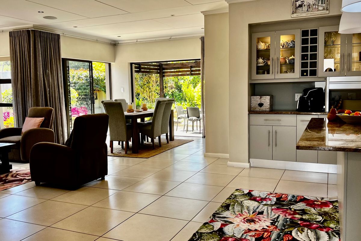 MODERN, LOW-MAINTENANCE LIVING IN THE EXCLUSIVE EARLS COURT LIFESTYLE ESTATE, GEORGE - Photo 5