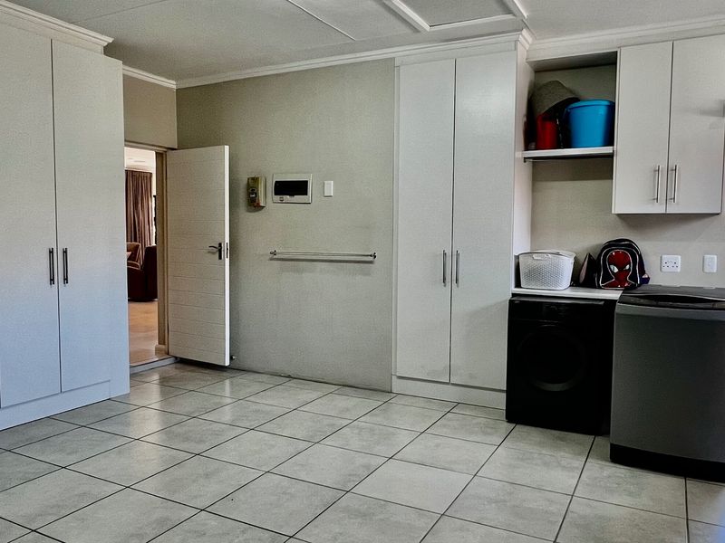 MODERN, LOW-MAINTENANCE LIVING IN THE EXCLUSIVE EARLS COURT LIFESTYLE ESTATE, GEORGE - Photo 4