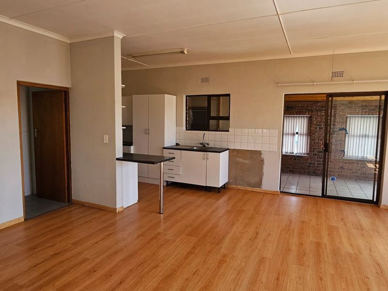 Bargain in Stilbaai - Photo 10