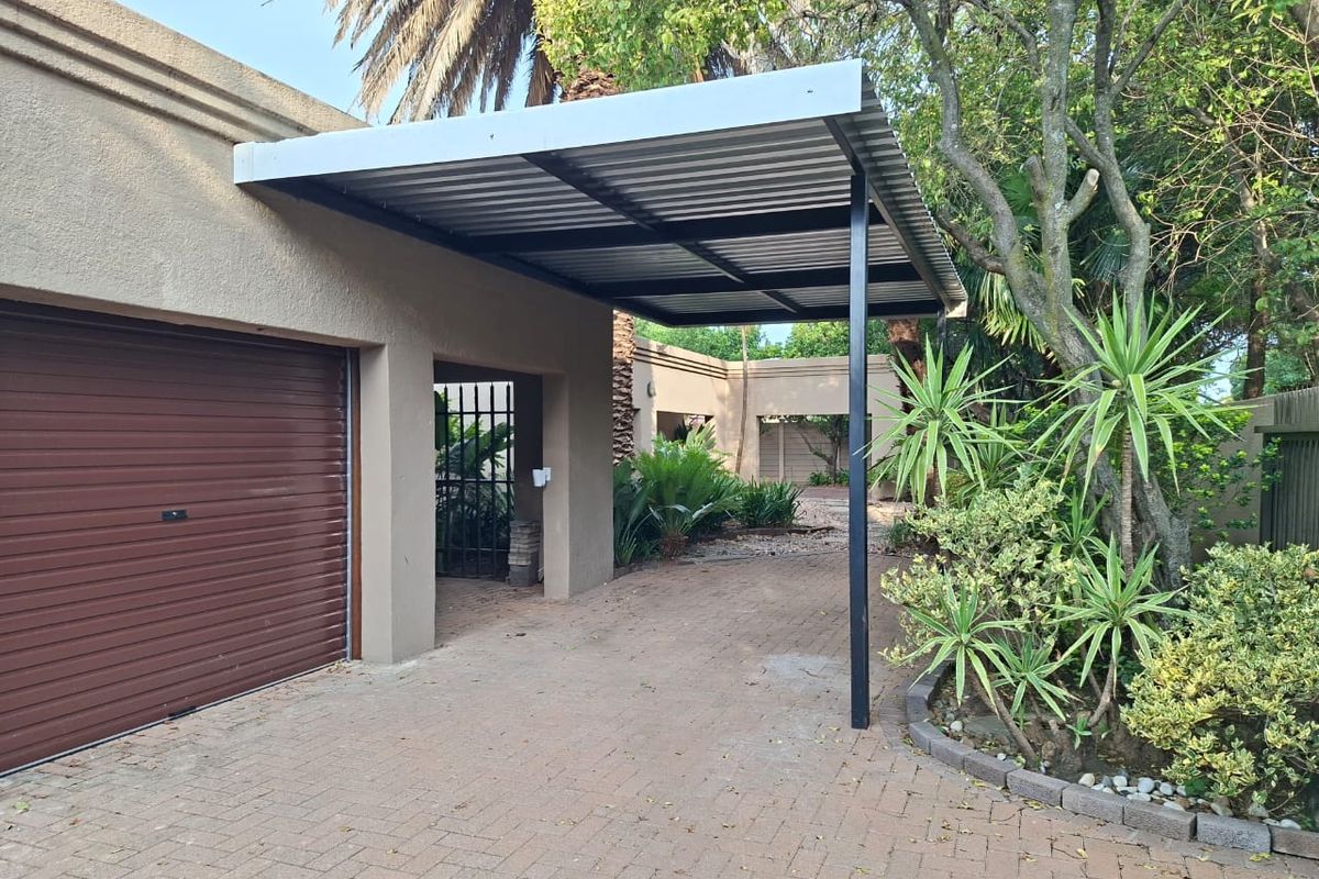 Beautiful 3-Bedroom Family Home with Exceptional Entertainment Areas and Ample parking for sale in LA HOFF. - Photo 2