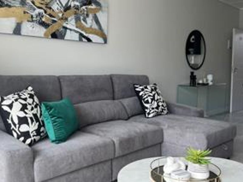 Waterfall Living: Modern 2-Bed Apartment - Photo 5