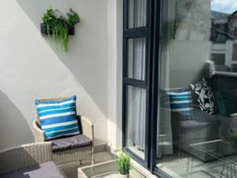 Waterfall Living: Modern 2-Bed Apartment - Photo 8