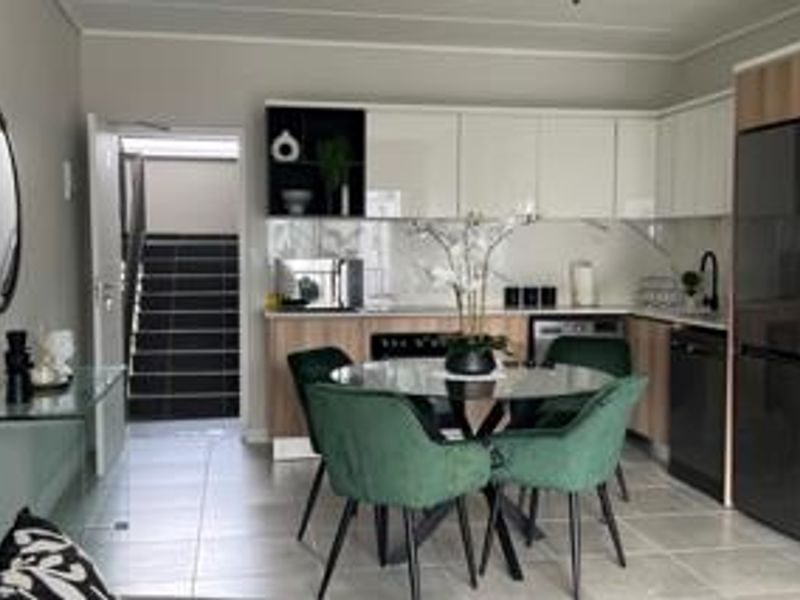 Waterfall Living: Modern 2-Bed Apartment - Photo 6